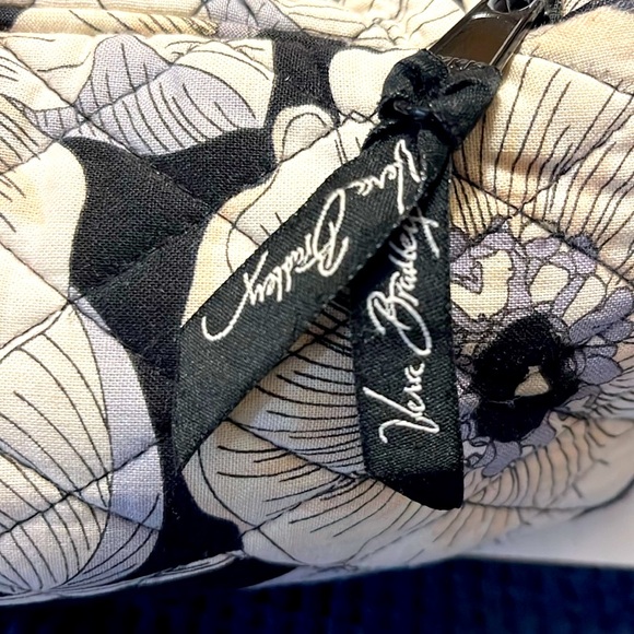 Vera Bradley quilted Backpack Black/ White - Picture 6 of 7